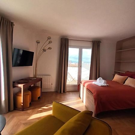 Paris Balcony Top Floor Room Exterior photo