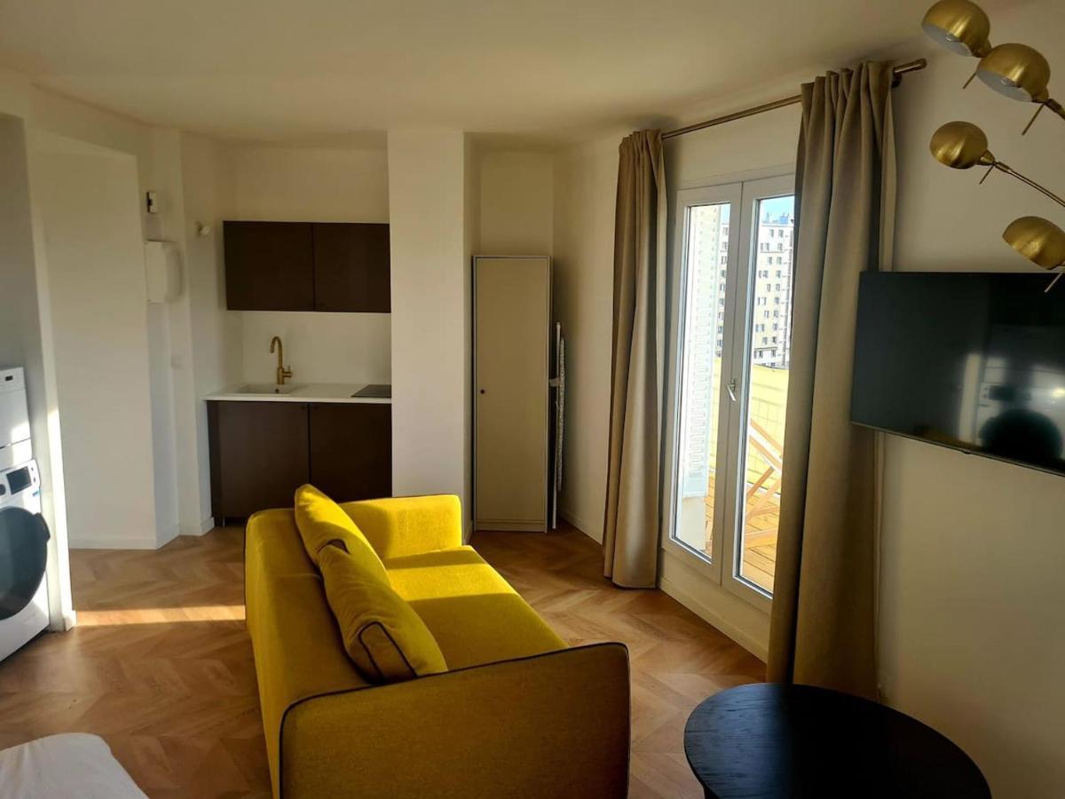 Paris Balcony Top Floor Room Exterior photo