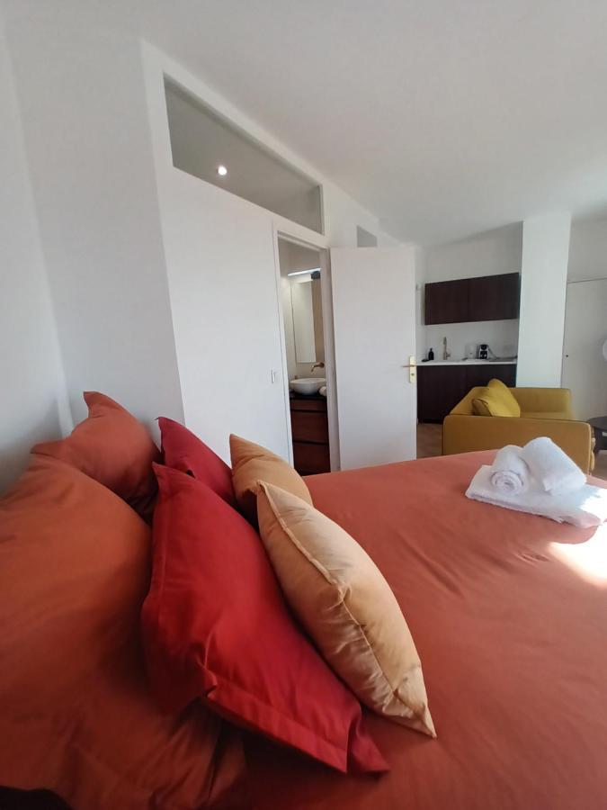 Paris Balcony Top Floor Room Exterior photo