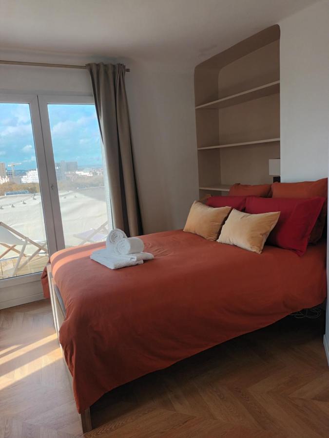Paris Balcony Top Floor Room Exterior photo