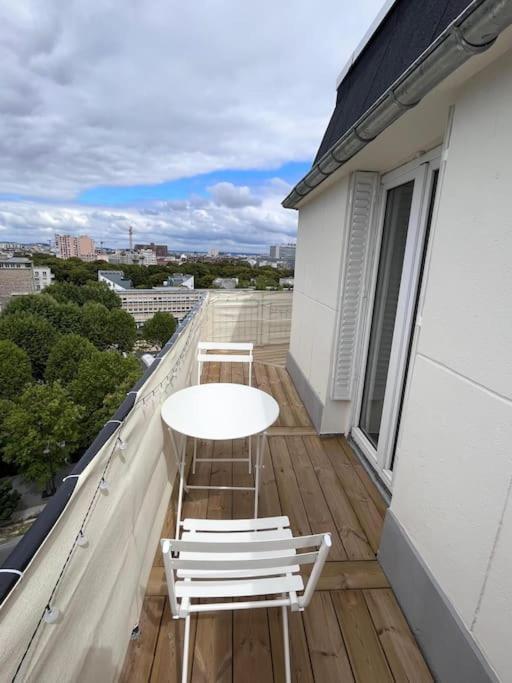 Paris Balcony Top Floor Room Exterior photo