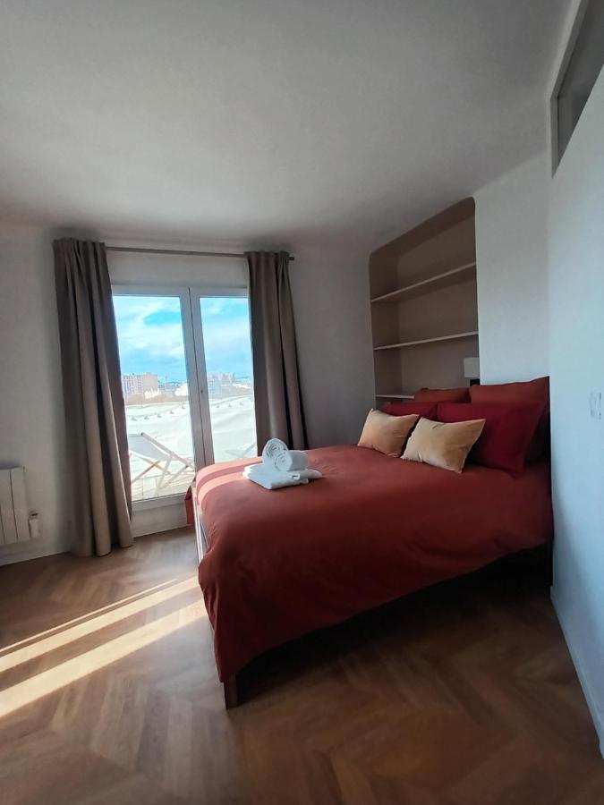 Paris Balcony Top Floor Room Exterior photo